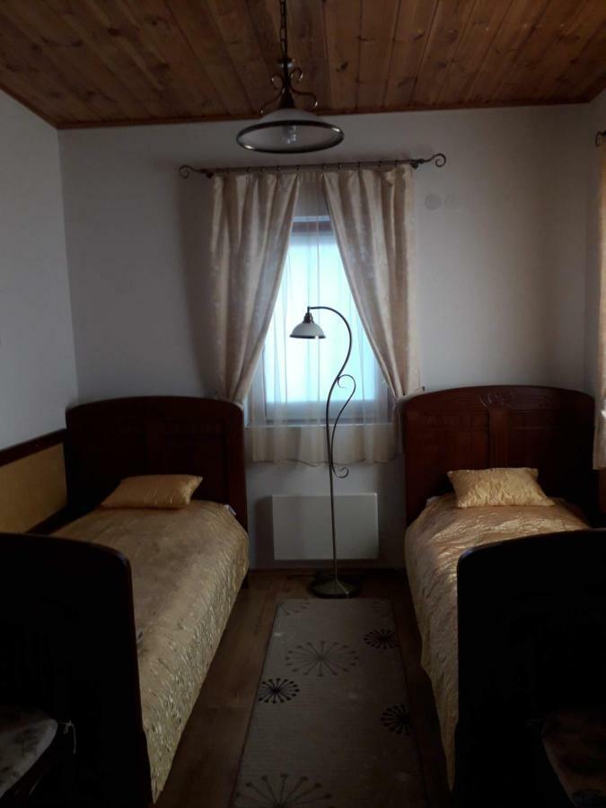 Mátyás Madár Vendégház Tard Exterior foto